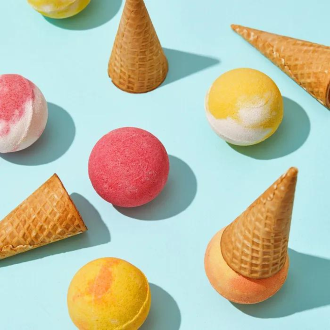 Бомбочка для ванны Банановая питательная Beauty Desserts 110 гр