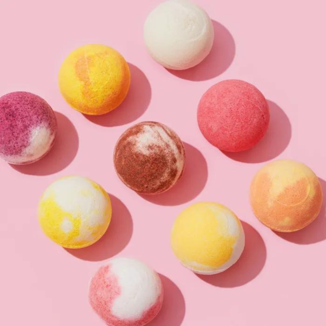 Бомбочка для ванны Черничная витаминная Beauty Desserts 110 гр Бомбочка для ванны Черничная витаминная Beauty Desserts 110 гр